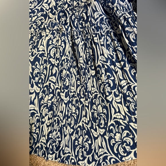 Brand New Zara Floral Print long skirt in size S. Navy Blue. - Picture 8 of 9